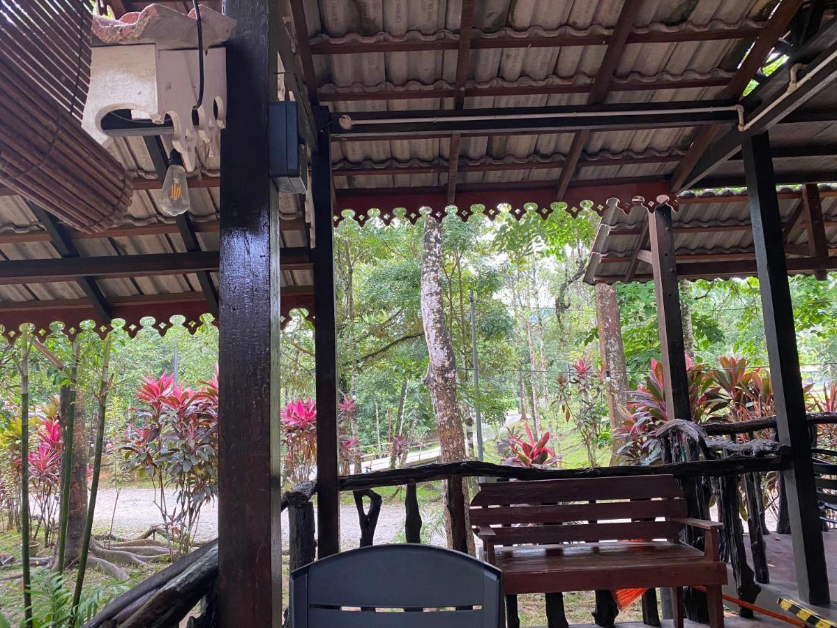 Rustic Chalet - Dahlia N Mawar At Sedim Vista Kulim Exteriör bild